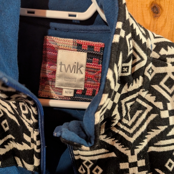 Blue Quilted Vest with Patterned Accents - Picture 3 of 3